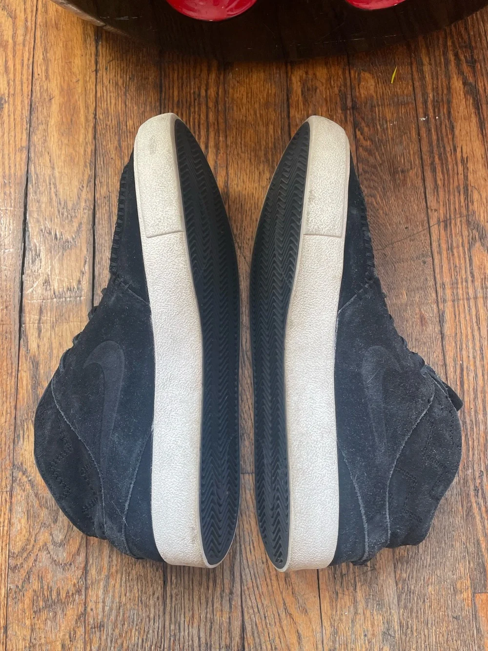 Nike SB Zoom Air Max Men's Black Suede Leather Moccasin-Style High-Top Sneakers